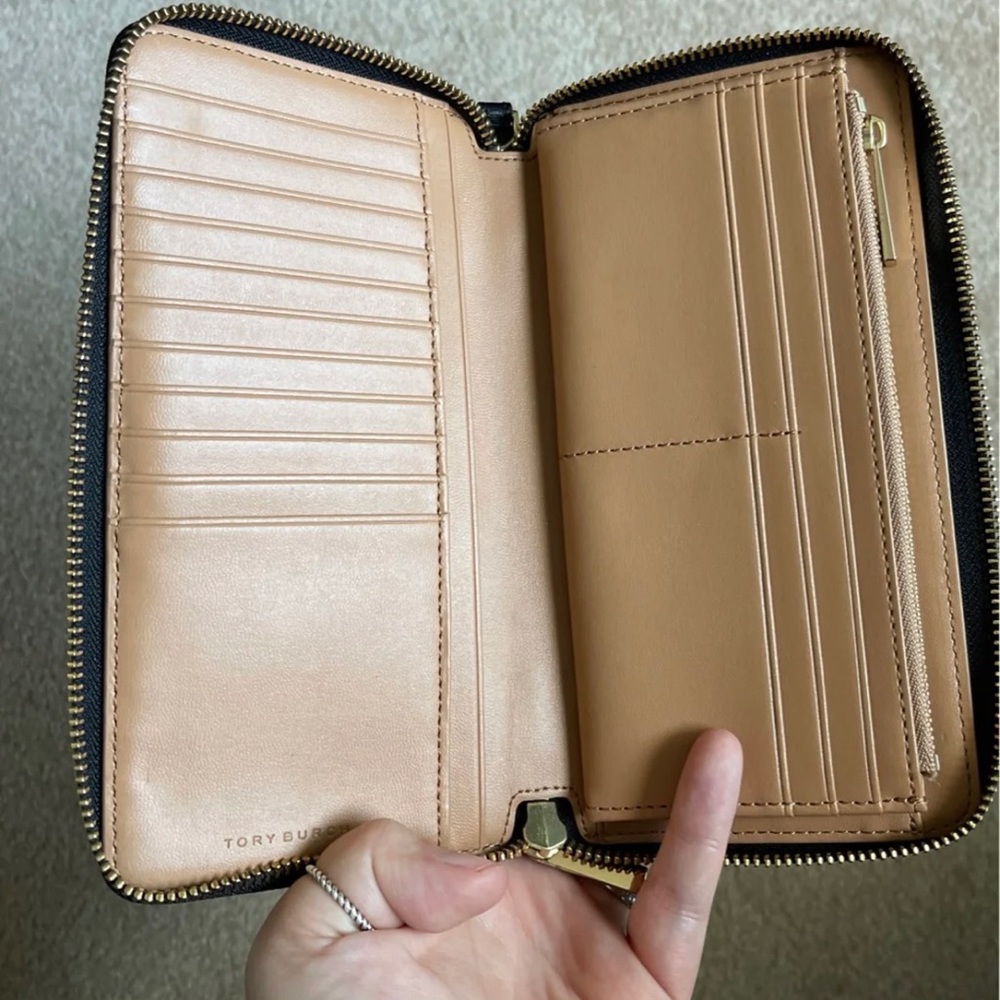 Tory Burch continental wallet - Picture 4 of 7